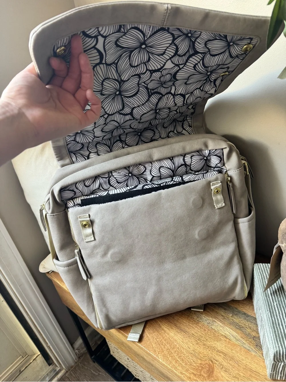 Boxy Backpack in Grey Matte Leatherette